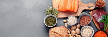 Sağlıklı ürünler en yüksek bakırdır. Cu içeren yiyecekler. Üst görünüm, kopyalama alanı, panorama