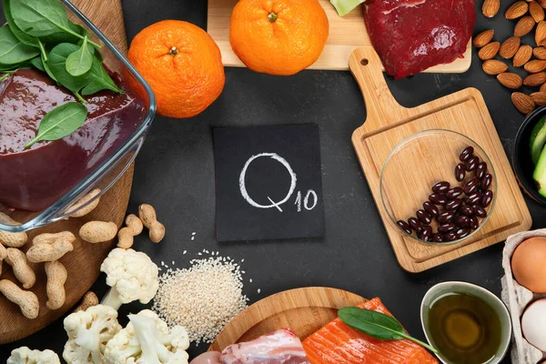 음식은 단백질 Q10 포함하고 있으며 체계를 위에서 분필보어 — 스톡 사진