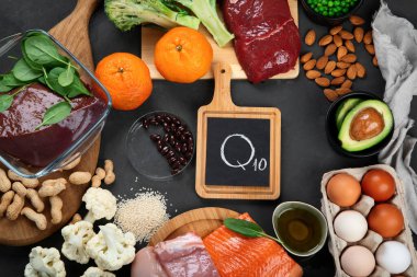 Sağlıklı besin, bağışıklık sistemini destekleyen koenzim Q10 içerir. Üst görünüm, kopyalama alanı, kara yaban domuzu