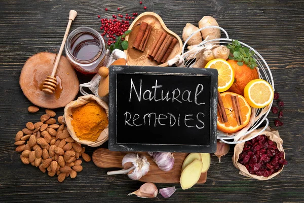 Gezonde Producten Voor Immuniteit Stimulerende Koude Remedies Houten Tafel Natuurlijke — Stockfoto