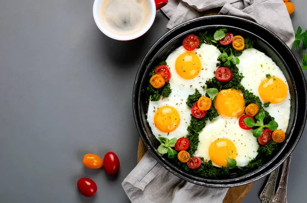Fried Eggs Spinach Cherry Tomatoes Coffee Side Breakfast Grey Background — Stock Photo, Image