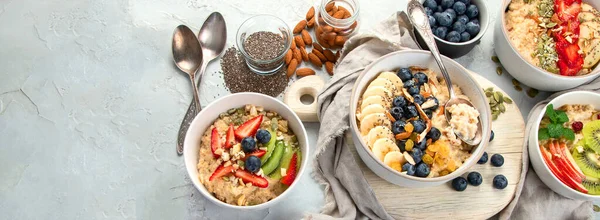 Oatmeal Bowls Delicious Fruits Fresh Berries Light Background Healthy Breakfast — Stock Photo, Image