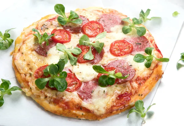 Italienische Hausgemachte Pepperoni Pizza Traditionelle Italienische Küche — Stockfoto