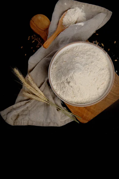 Wheat Flour Dark Background Food Preparing Concept Top View Copy — Fotografia de Stock