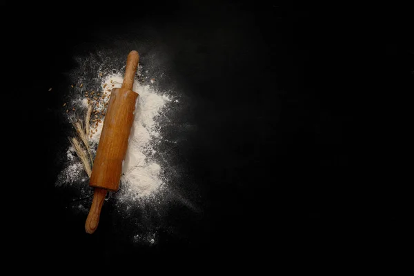 Wheat Flour Dark Background Food Preparing Concept Top View Copy — Stock Photo, Image