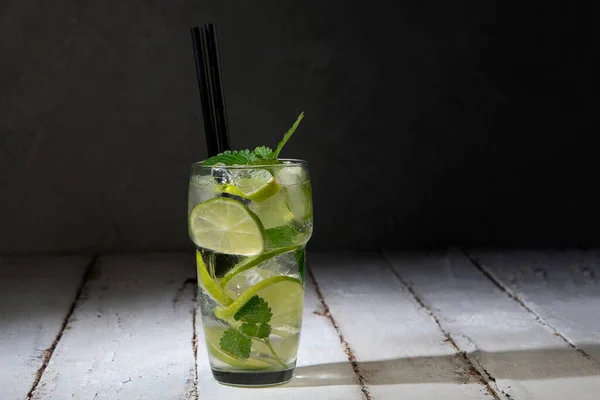 Fresh Made Mojito Cocktail Dark Background Summer Drinks Concept Front — Stockfoto