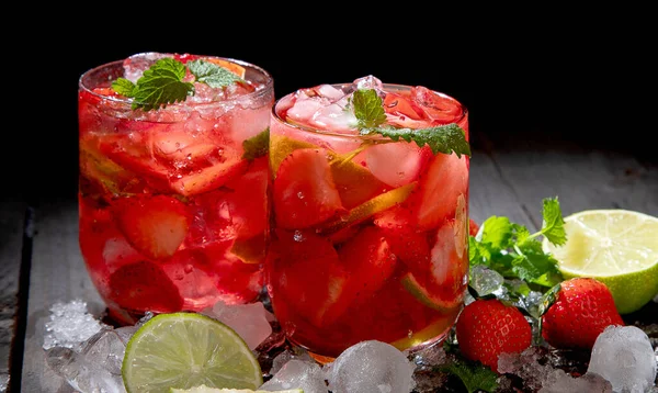 Fresh Made Strawberry Dark Background Summer Drinks Concept — Stock Photo, Image