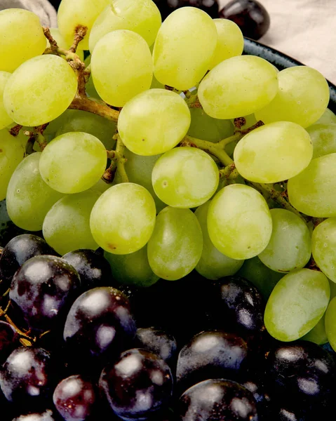 Black White Wine Grapes Gray Background Fresh Food Concept Top — Stock Photo, Image