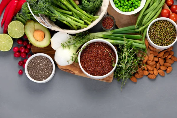 Surtido Verduras Cereales Sobre Fondo Gris Concepto Comida Saludable Vista — Foto de Stock