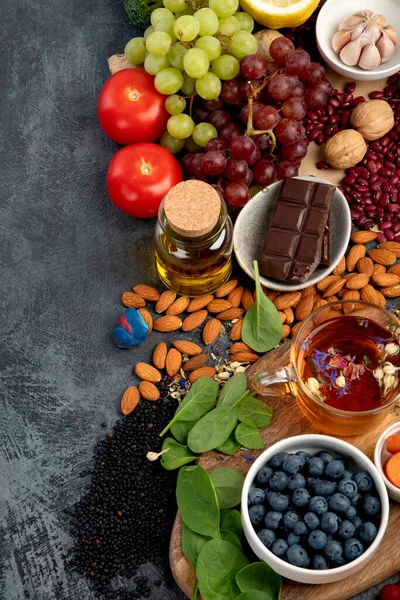 Sélection Aliments Sains Riches Antioxydants Sur Fond Gris Foncé Concept — Photo