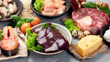 Uyku normalleşmesi için doğal B12 vitamini kaynakları (Cobalamin); normal beyin fonksiyonlarının sağlanması; solunum sisteminin desteklenmesi; Alzheimer 'ın rahatsızlık tedavisi. 