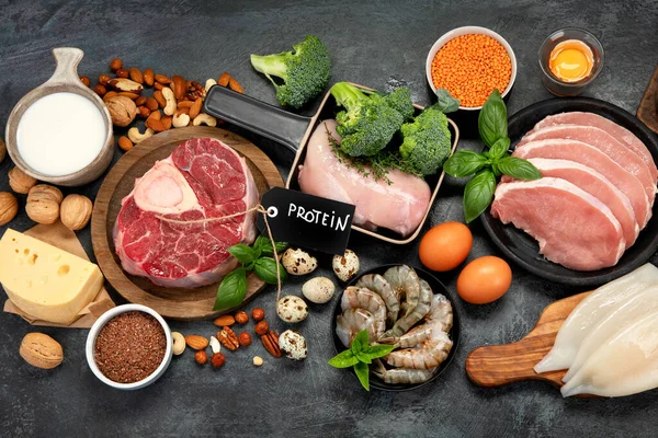 Fuentes Naturales Proteína Sobre Fondo Oscuro Concepto Dieta Saludable Equilibrada —  Fotos de Stock