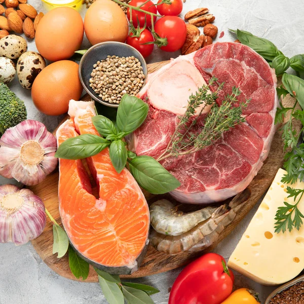 Keto Dietní Jídlo Světle Šedém Pozadí Zdravá Nízkosacharidová Dieta Vysokým — Stock fotografie