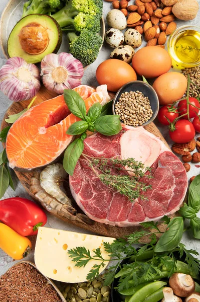 Keto Dietní Jídlo Světle Šedém Pozadí Zdravá Nízkosacharidová Dieta Vysokým — Stock fotografie