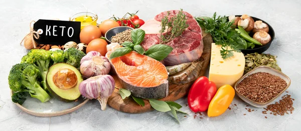 Keto Kost Mat Ljusgrå Bakgrund Hälsosam Låg Kolhydrat Fettrik Kost — Stockfoto