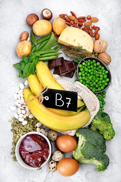 Koyu Arkaplanda Yüksek Miktarda Vitamini Var Sağlıklı Beslenme Konsepti Üst — Stok fotoğraf