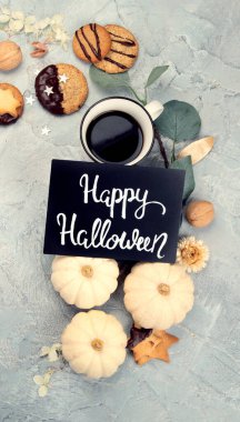 Hasat ve şenlikli kutlamalar çelenk bestelerine ilham verdi. Tatil sezonu konsepti. Üst görünüm, düz görünüm, kopyalama alanı