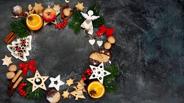 Kerstcompositie Donkere Achtergrond Feestelijke Achtergrond Bovenaanzicht Flat Lay Kopieerruimte — Stockfoto