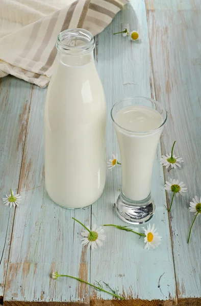 Fresh milk — Stock Photo, Image