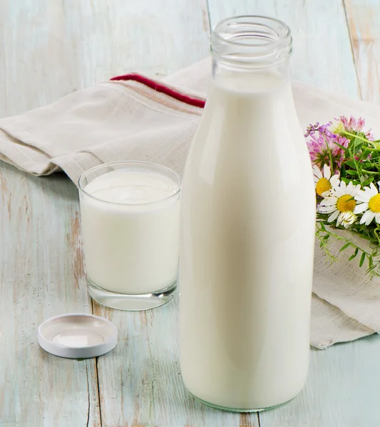 Verse melk — Stockfoto