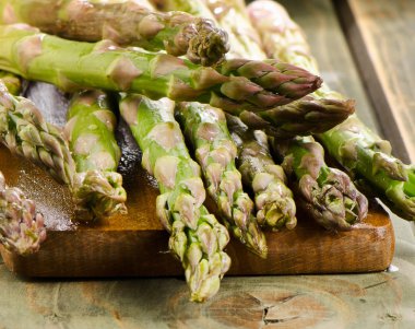 Bir avuç kuşkonmaz.