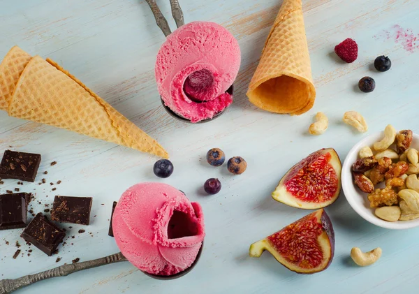 Ice cream. Selective focus — Stock Photo, Image