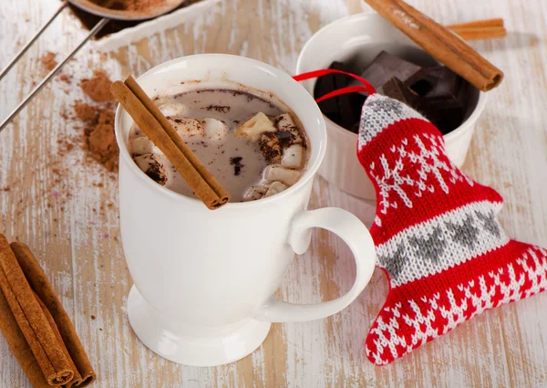 Chocolate with marshmallows — Stock Photo, Image