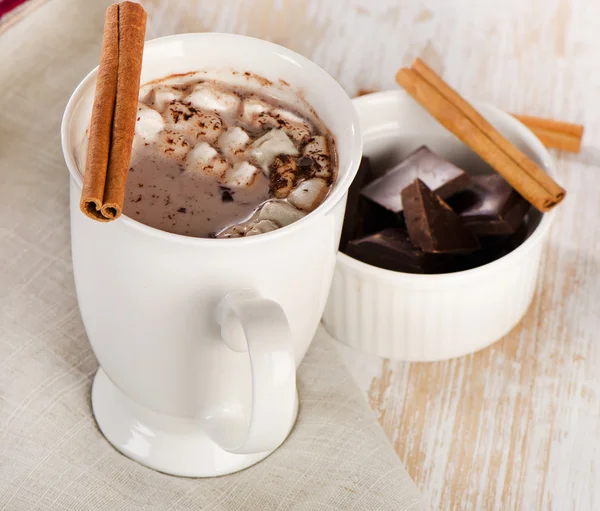 Schokolade mit Marshmallows — Stockfoto