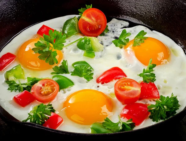 Colazione sana con uova fritte — Foto Stock