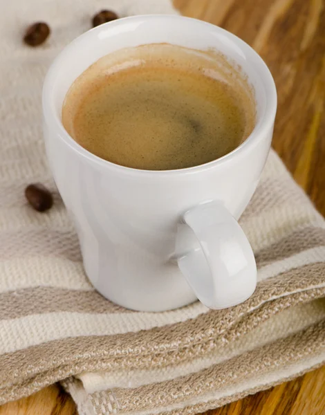 Espresso kávy v bílém pohár. — Stock fotografie