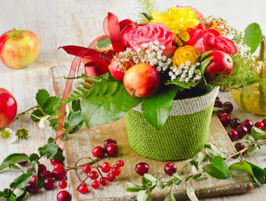 Meyve ile sonbahar natürmort