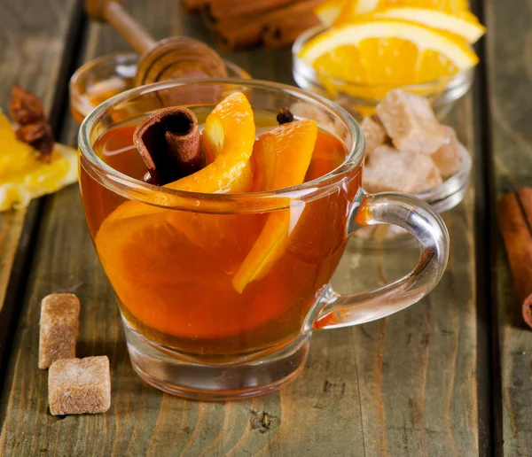 Boże Narodzenie herbata z orange, miodem i przyprawami — Zdjęcie stockowe