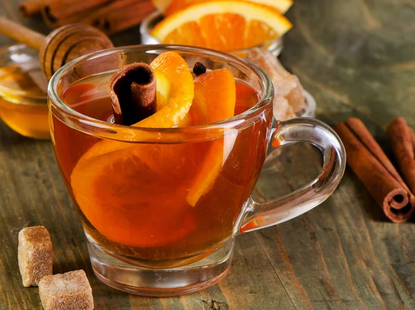 Té de Navidad con naranja, miel y especias — Foto de Stock