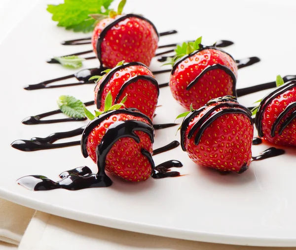 Fragole nel cioccolato — Foto Stock