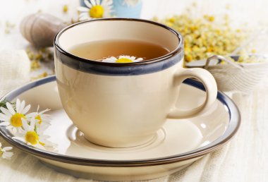 Papatya çiçekli çay. 