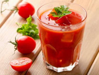 Taze domates kokteyli 