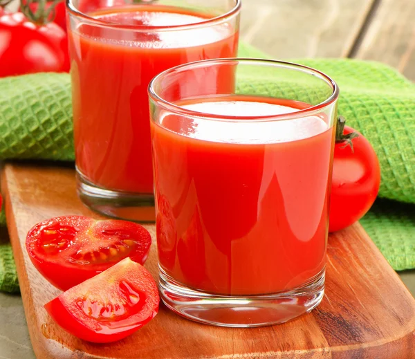 トマトジュースとフレッシュトマト — ストック写真