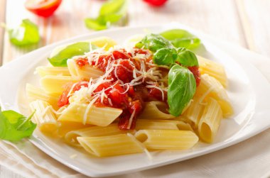 Bolonez soslu Penne makarna