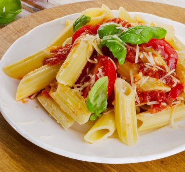 Bolonez soslu Penne makarna