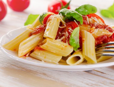 Bolonez soslu Penne makarna