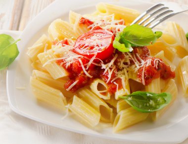 Bolonez soslu Penne makarna