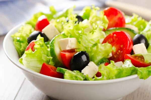 Greek vegetable salad with feta — Stock Photo, Image