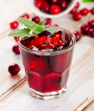 Çilek ile kızılcık içki