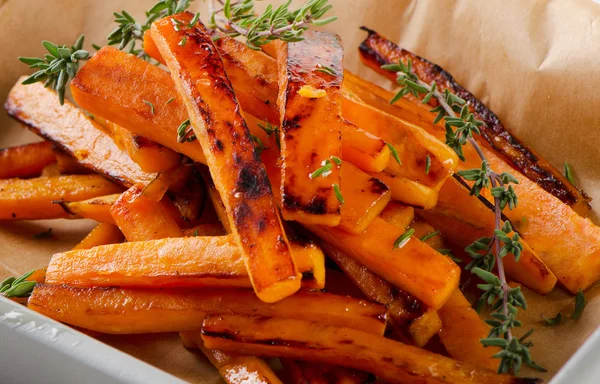 Patates kızartması otlar ile