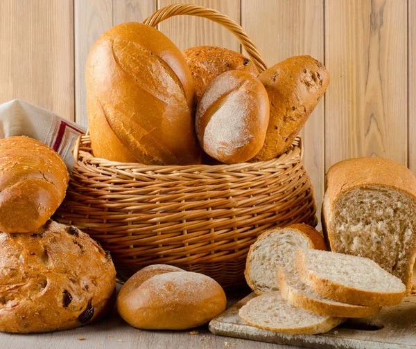 Fresh bread in a basket — Stock Photo, Image