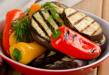 Izgara patlıcan ve biber