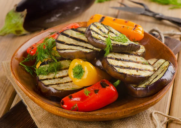 Grillad aubergine och paprika — Stockfoto