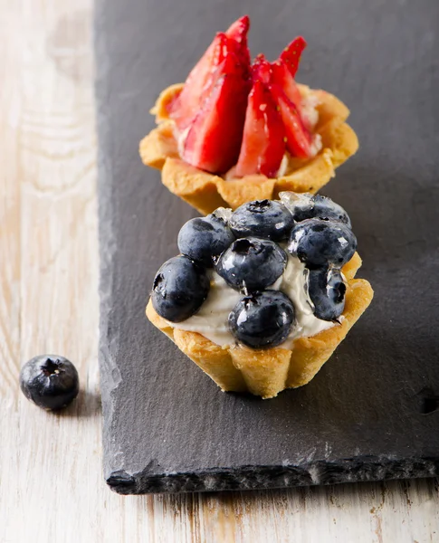 Kuchen mit frischen Beeren — Stockfoto
