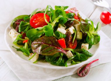 taze beyaz peynir salatası