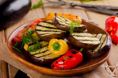 Izgara patlıcan ve biber